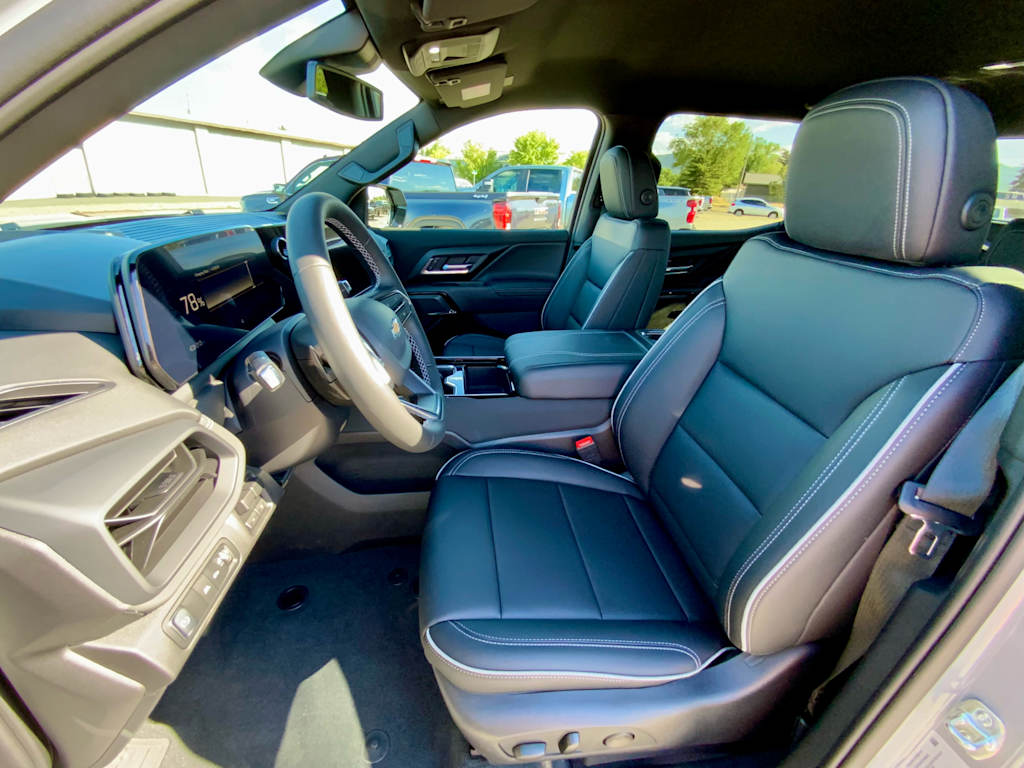 Thumbnail: 2026 Chevrolet Silverado EV - 10