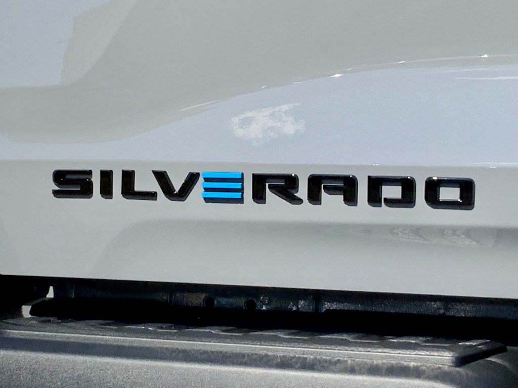 Thumbnail: 2026 Chevrolet Silverado EV - 34