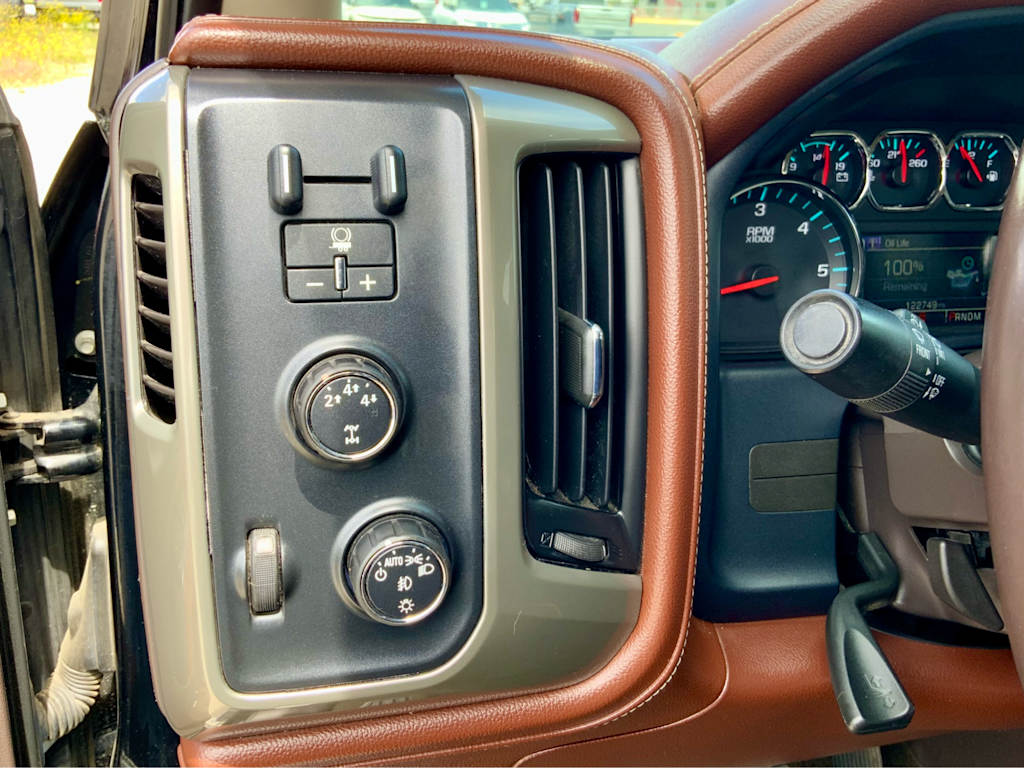 Thumbnail: 2015 Chevrolet Silverado 2500 - 40