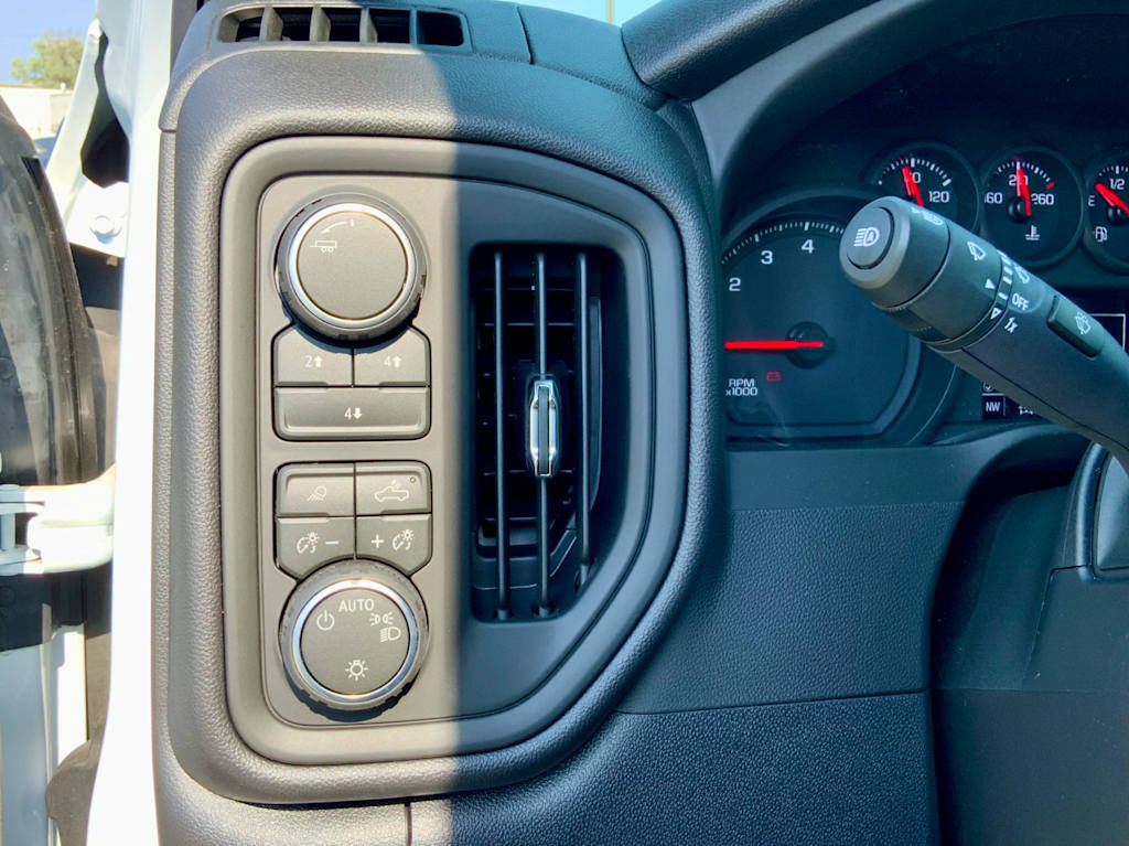 Thumbnail: 2026 Chevrolet Silverado 2500 - 41