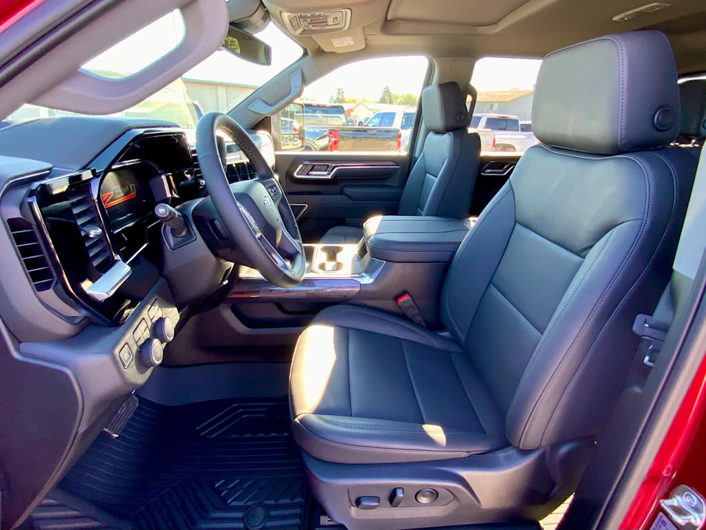 Thumbnail: 2026 Chevrolet Silverado 2500 - 10