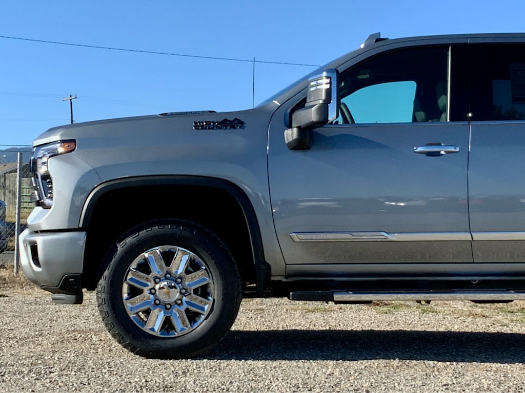 Thumbnail: 2026 Chevrolet Silverado 3500 - 17