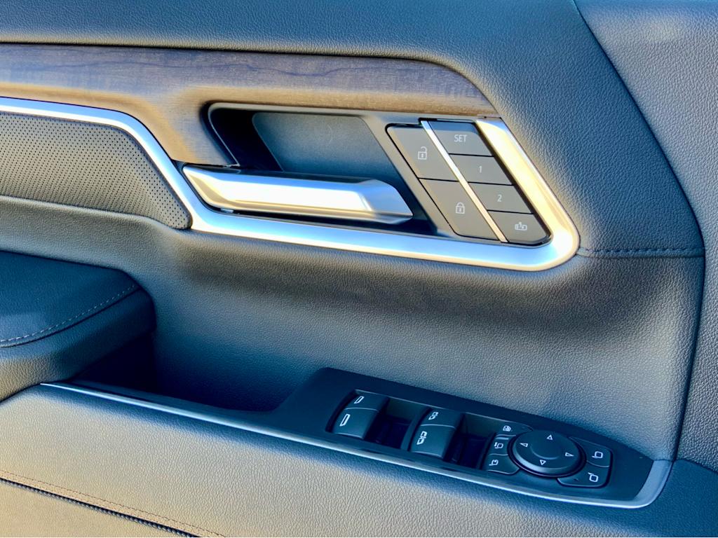 Thumbnail: 2026 Chevrolet Silverado 3500 - 54