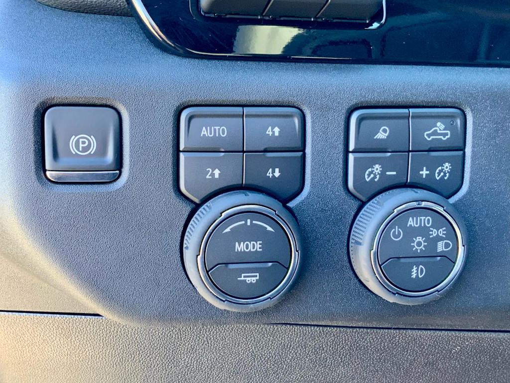 Thumbnail: 2026 Chevrolet Silverado 3500 - 52