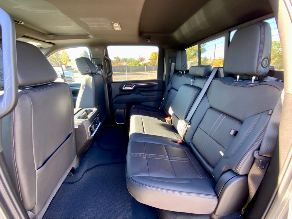 Thumbnail: 2026 Chevrolet Silverado 3500 - 12