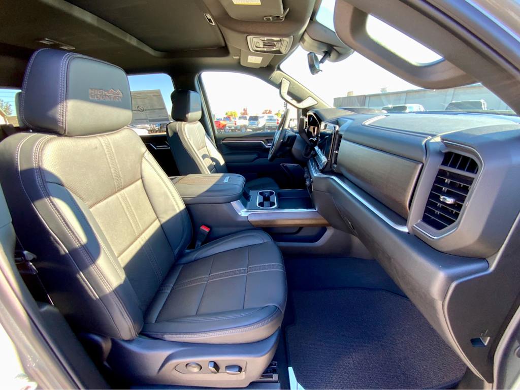 Thumbnail: 2026 Chevrolet Silverado 3500 - 11