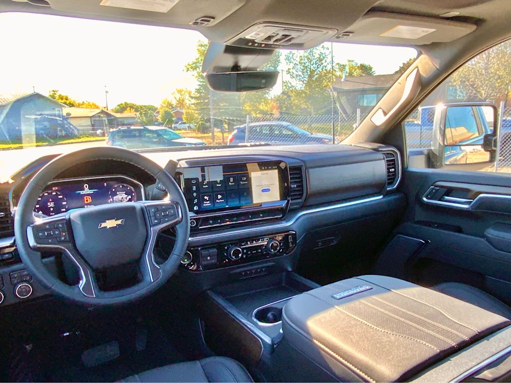 Thumbnail: 2026 Chevrolet Silverado 3500 - 14