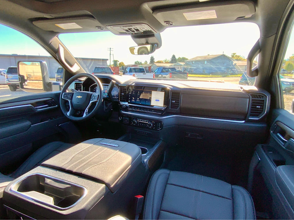 Thumbnail: 2026 Chevrolet Silverado 3500 - 13