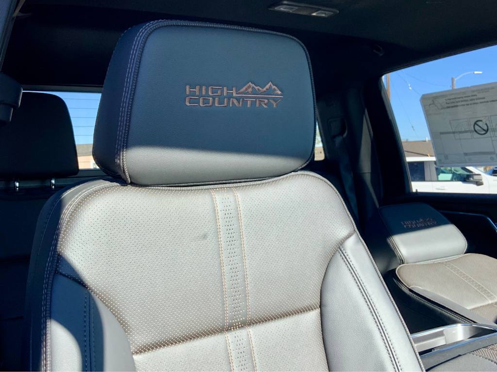 Thumbnail: 2026 Chevrolet Silverado 3500 - 40