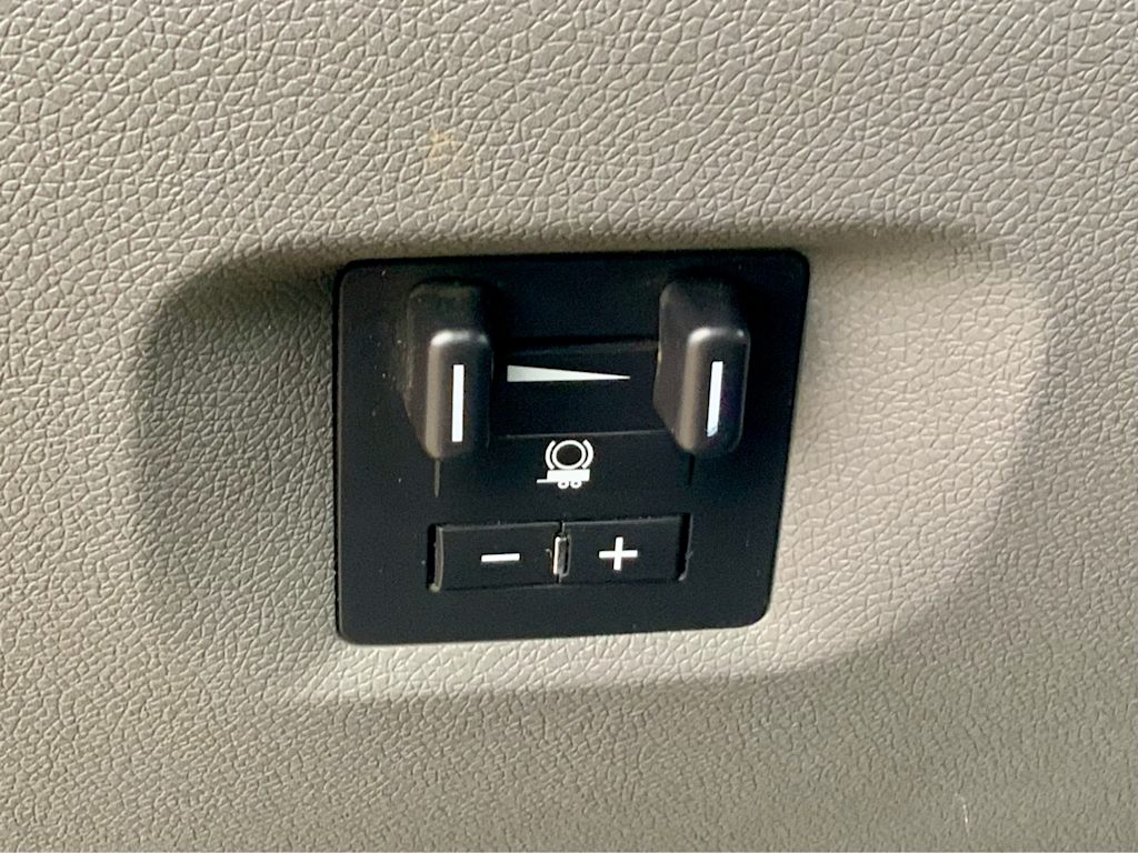 Thumbnail: 2012 Chevrolet Silverado 3500 - 40