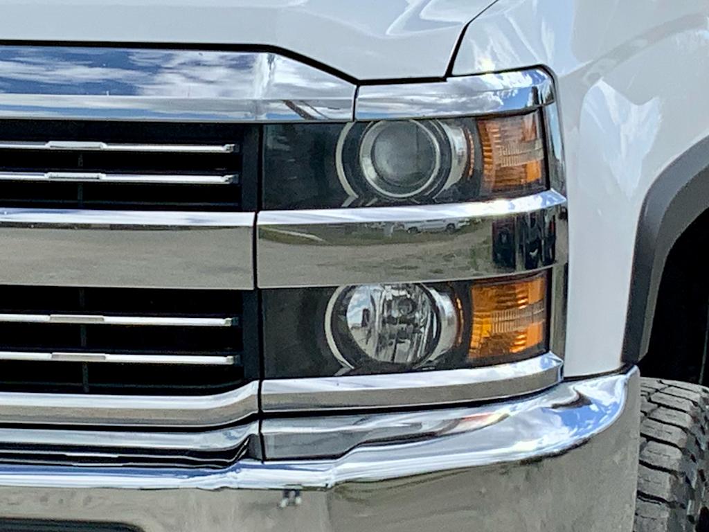 Thumbnail: 2015 Chevrolet Silverado 3500 - 23