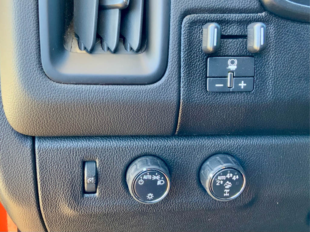 Thumbnail: 2020 Chevrolet Colorado - 48