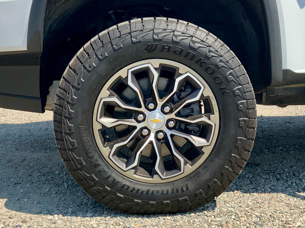 Thumbnail: 2022 Chevrolet Colorado - 28