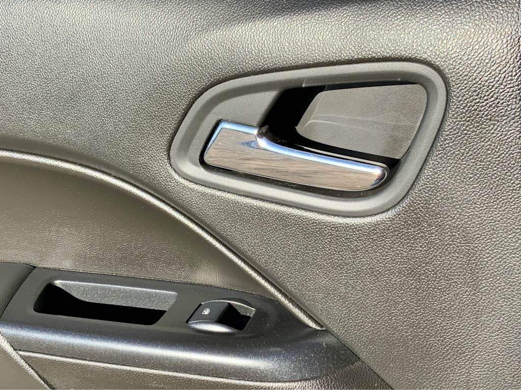 Thumbnail: 2019 Chevrolet Colorado - 52