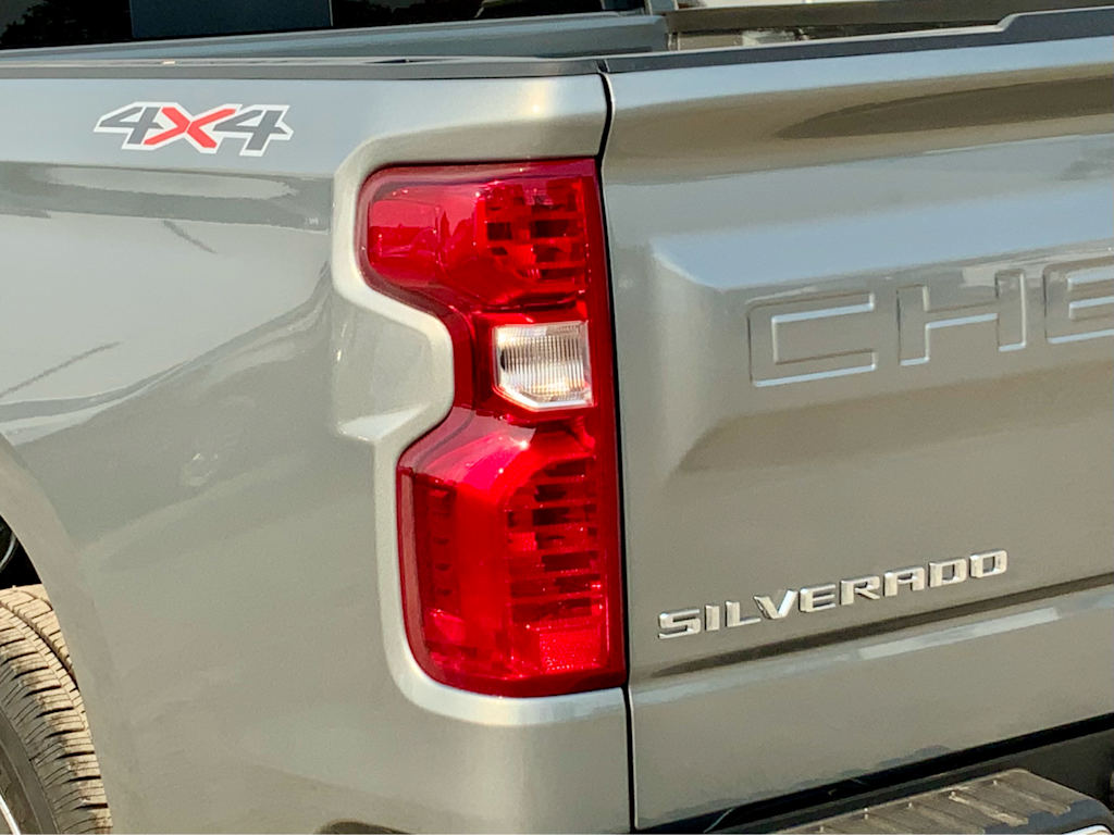 Thumbnail: 2026 Chevrolet Silverado 1500 - 26