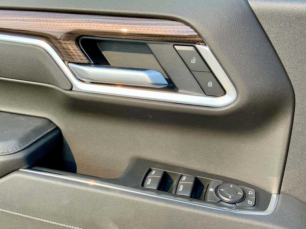 Thumbnail: 2026 Chevrolet Silverado 1500 - 37