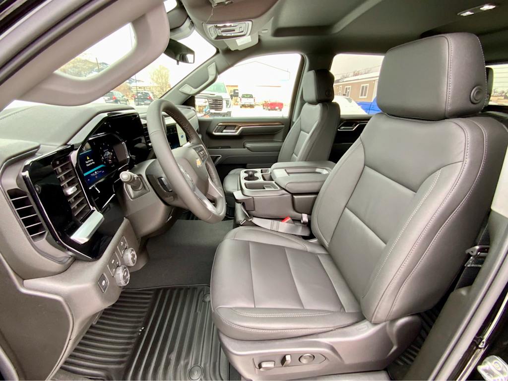 Thumbnail: 2026 Chevrolet Silverado 1500 - 11