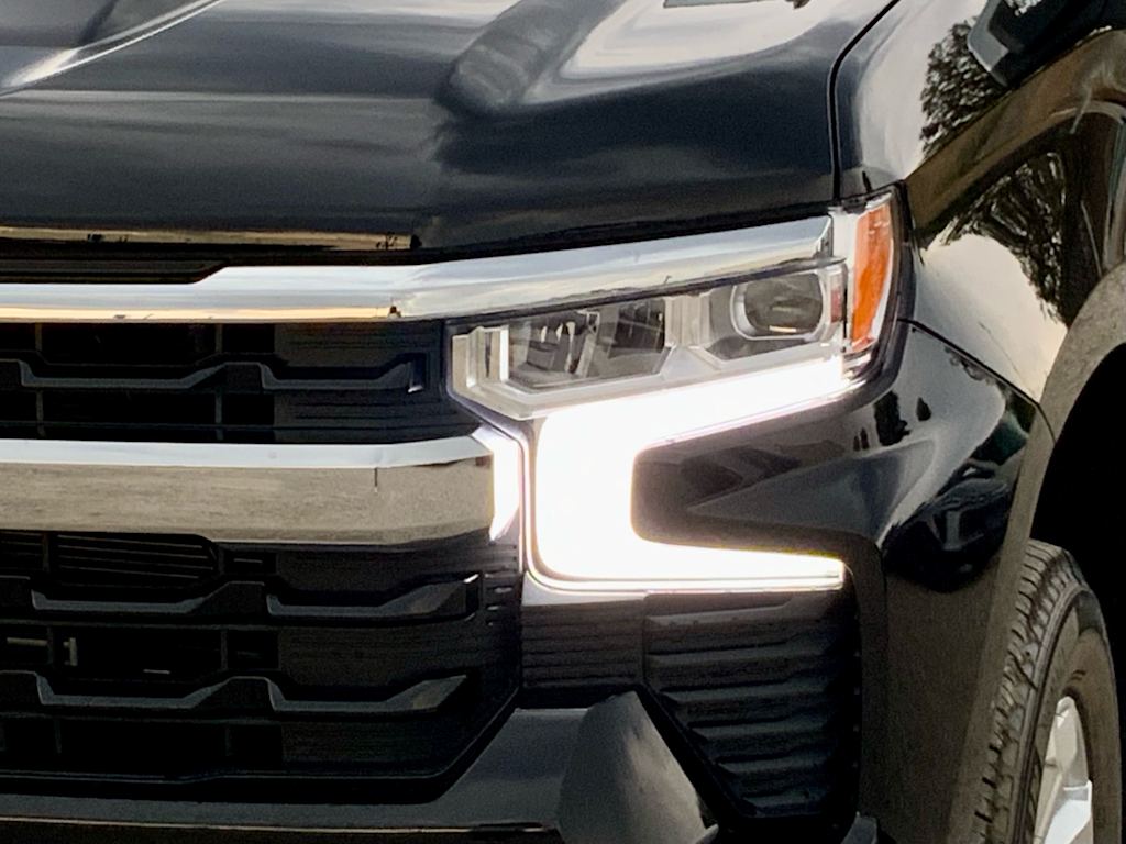 Thumbnail: 2026 Chevrolet Silverado 1500 - 26