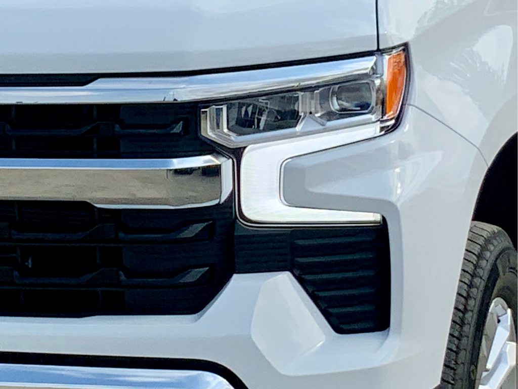 Thumbnail: 2026 Chevrolet Silverado 1500 - 27