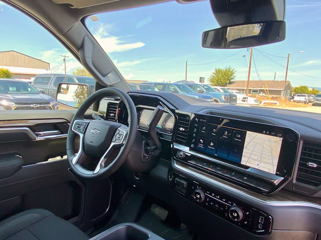Thumbnail: 2026 Chevrolet Silverado 1500 - 9