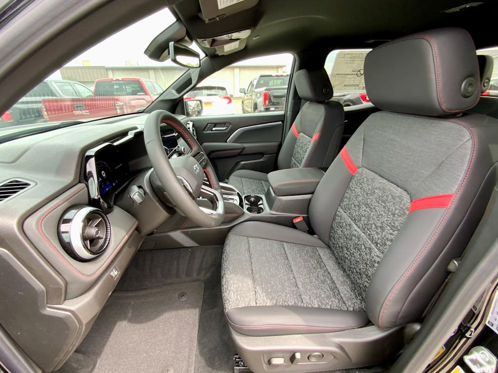 Thumbnail: 2026 Chevrolet Colorado - 10