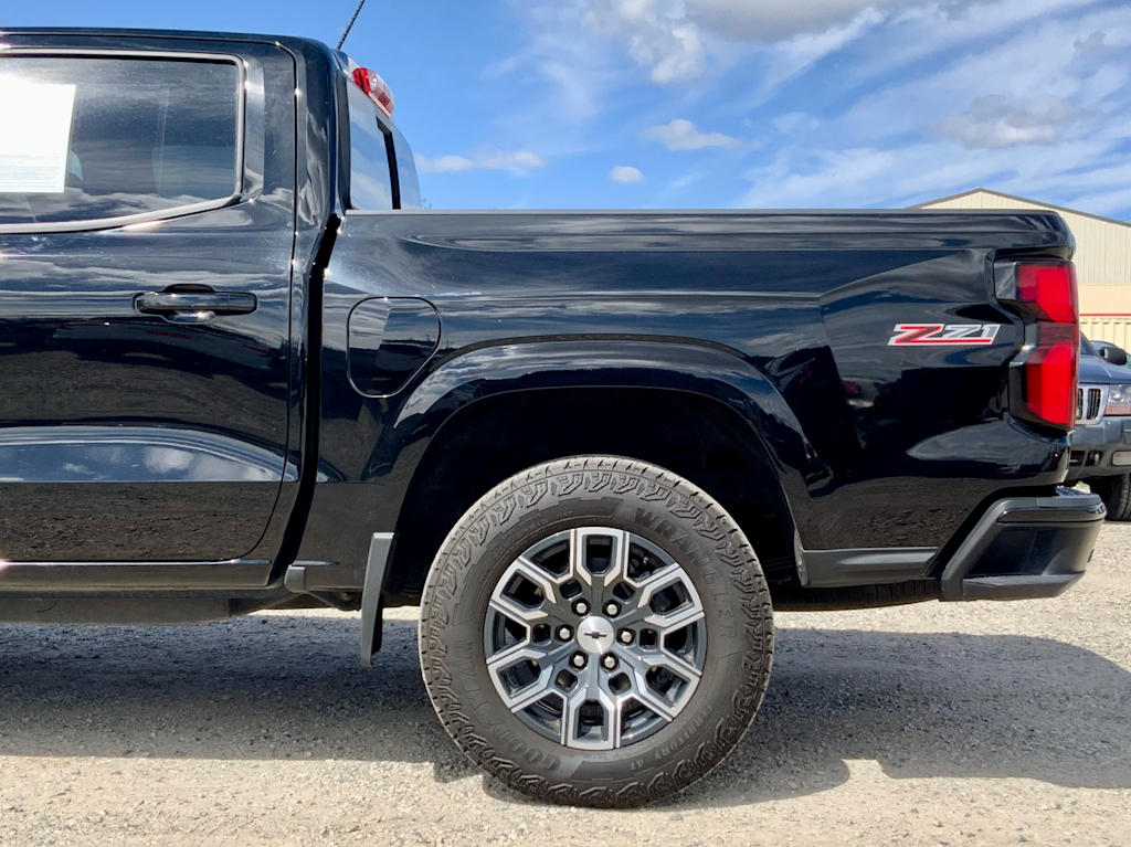 Thumbnail: 2024 Chevrolet Colorado - 8