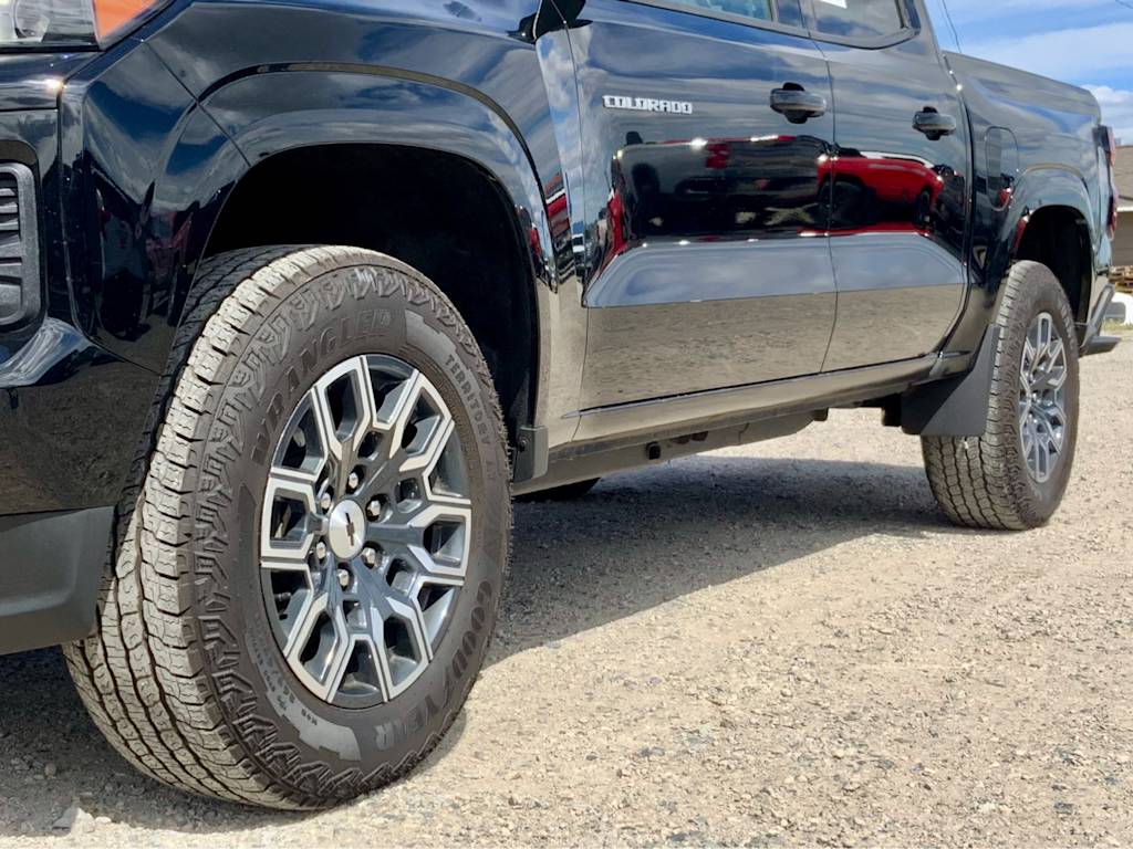 Thumbnail: 2024 Chevrolet Colorado - 30