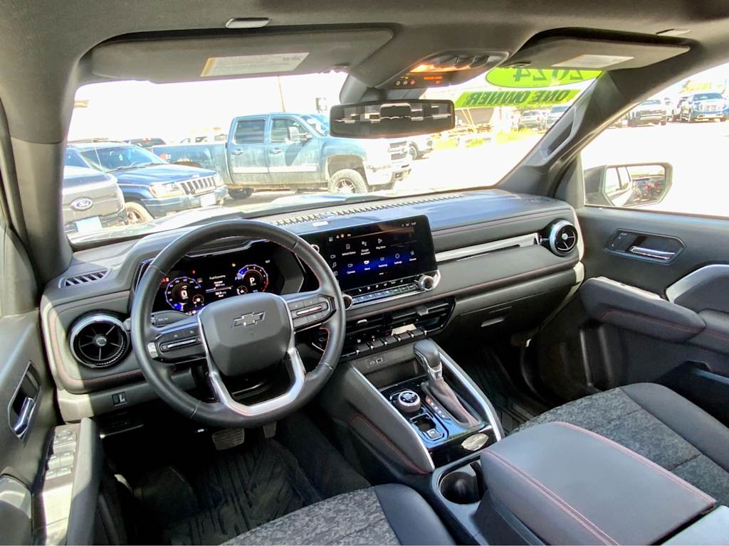 Thumbnail: 2024 Chevrolet Colorado - 9