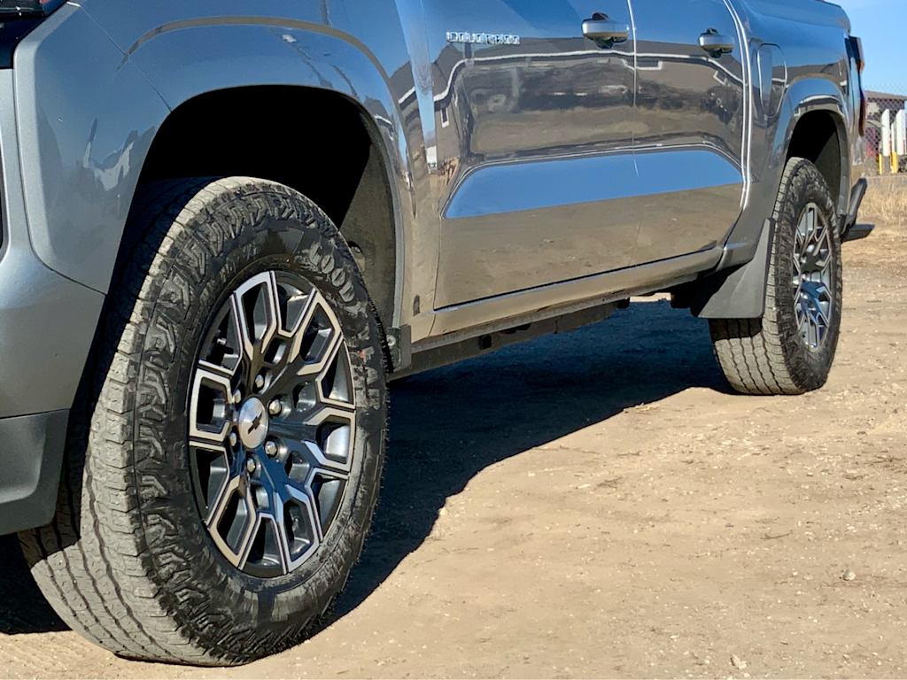 Thumbnail: 2024 Chevrolet Colorado - 30