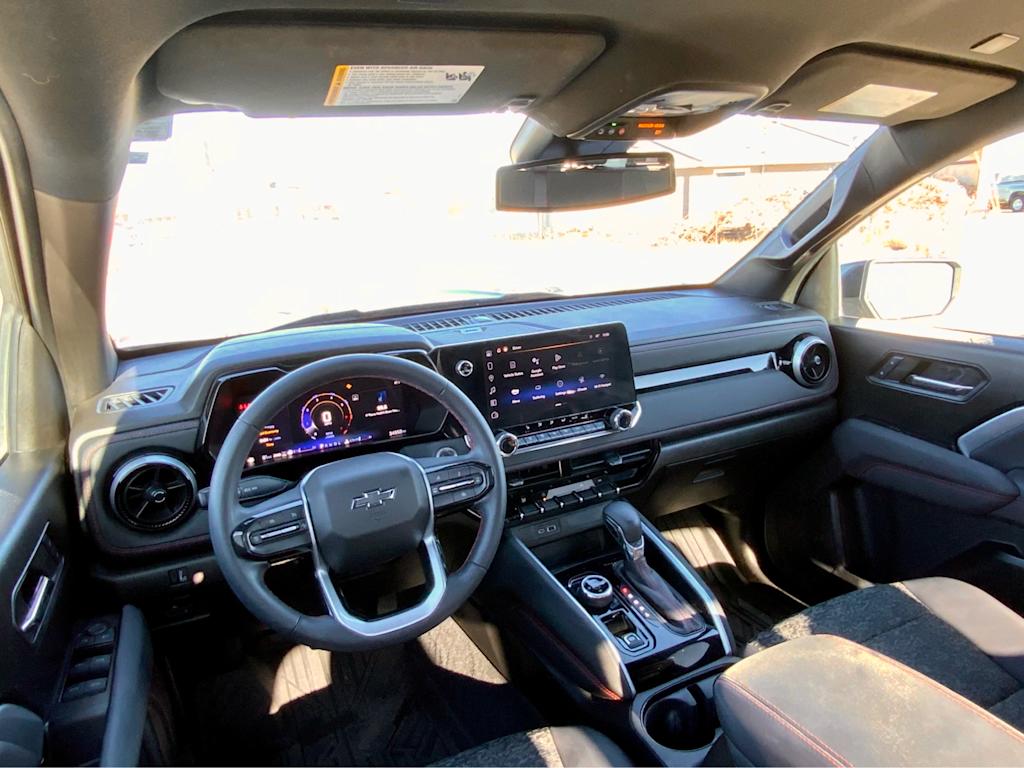 Thumbnail: 2024 Chevrolet Colorado - 9