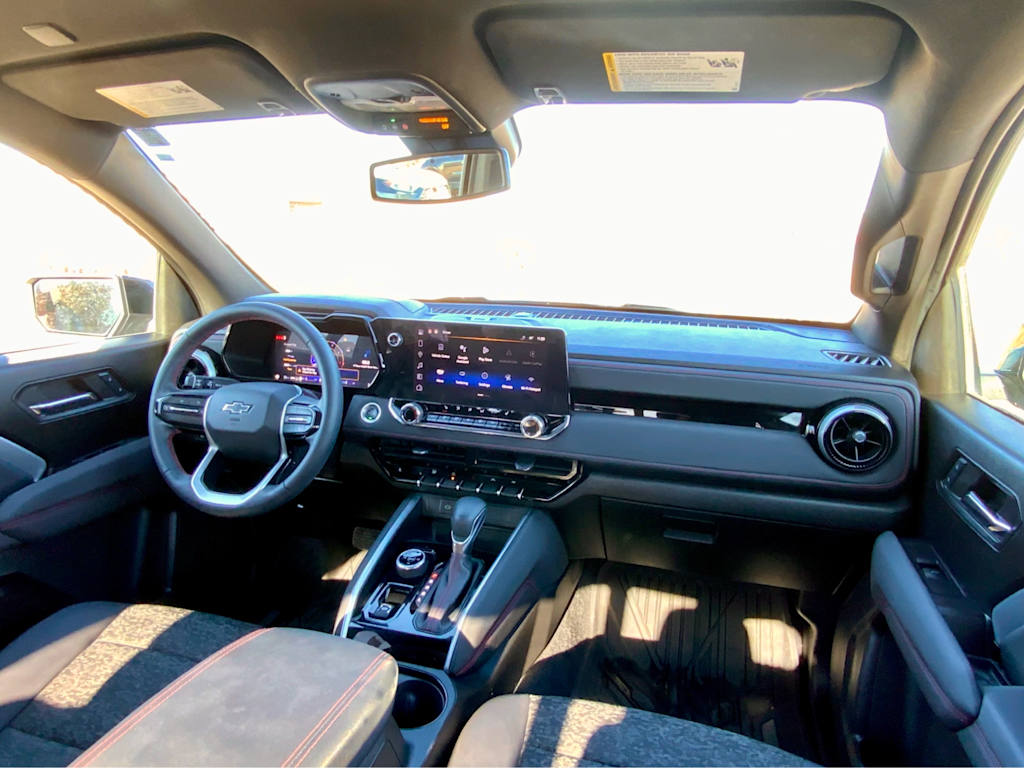 Thumbnail: 2024 Chevrolet Colorado - 13