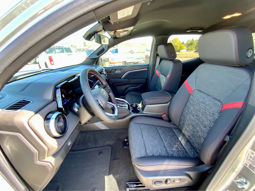 Thumbnail: 2026 Chevrolet Colorado - 10