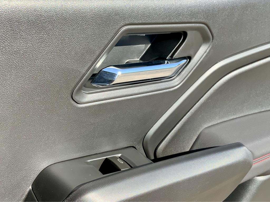 Thumbnail: 2026 Chevrolet Colorado - 43