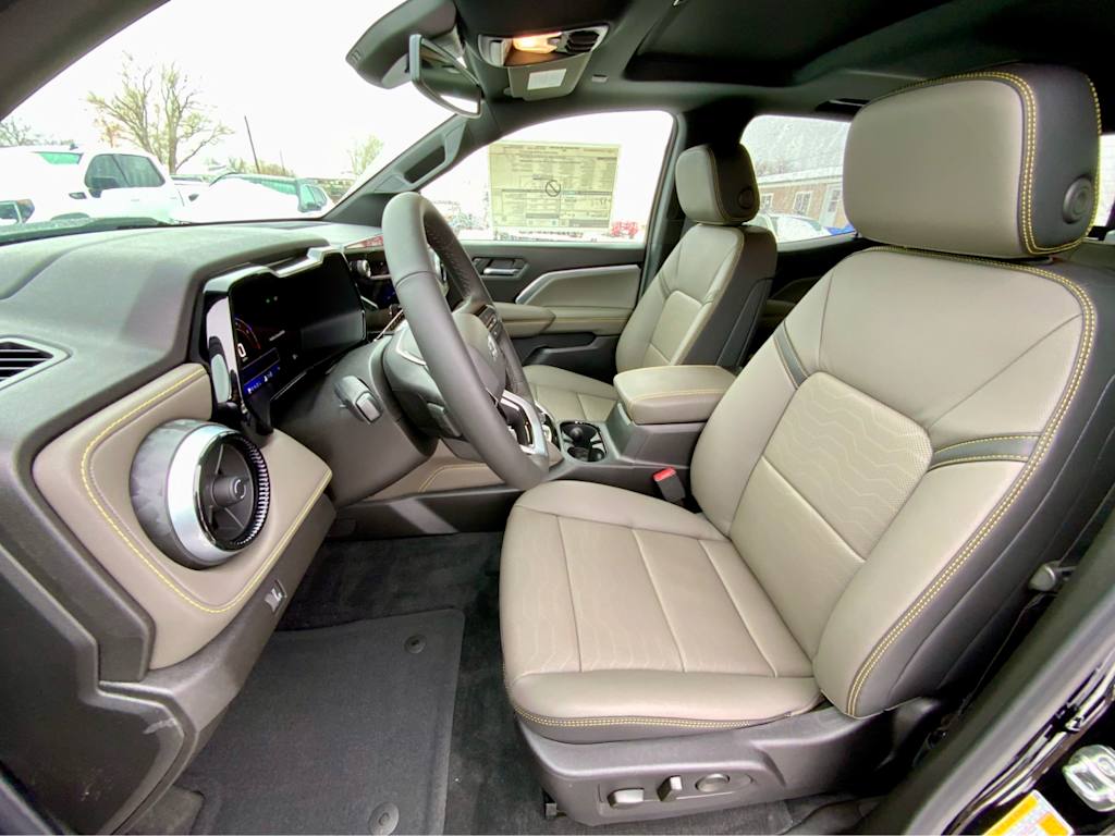 Thumbnail: 2026 Chevrolet Colorado - 10