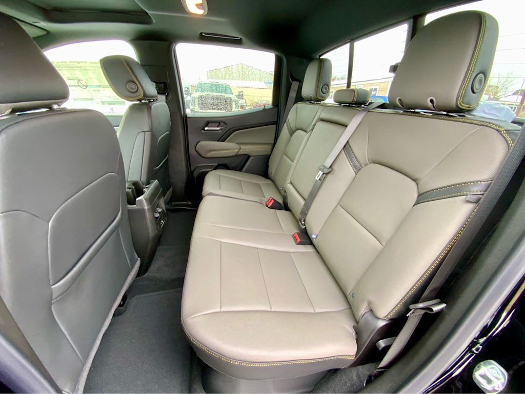 Thumbnail: 2026 Chevrolet Colorado - 12