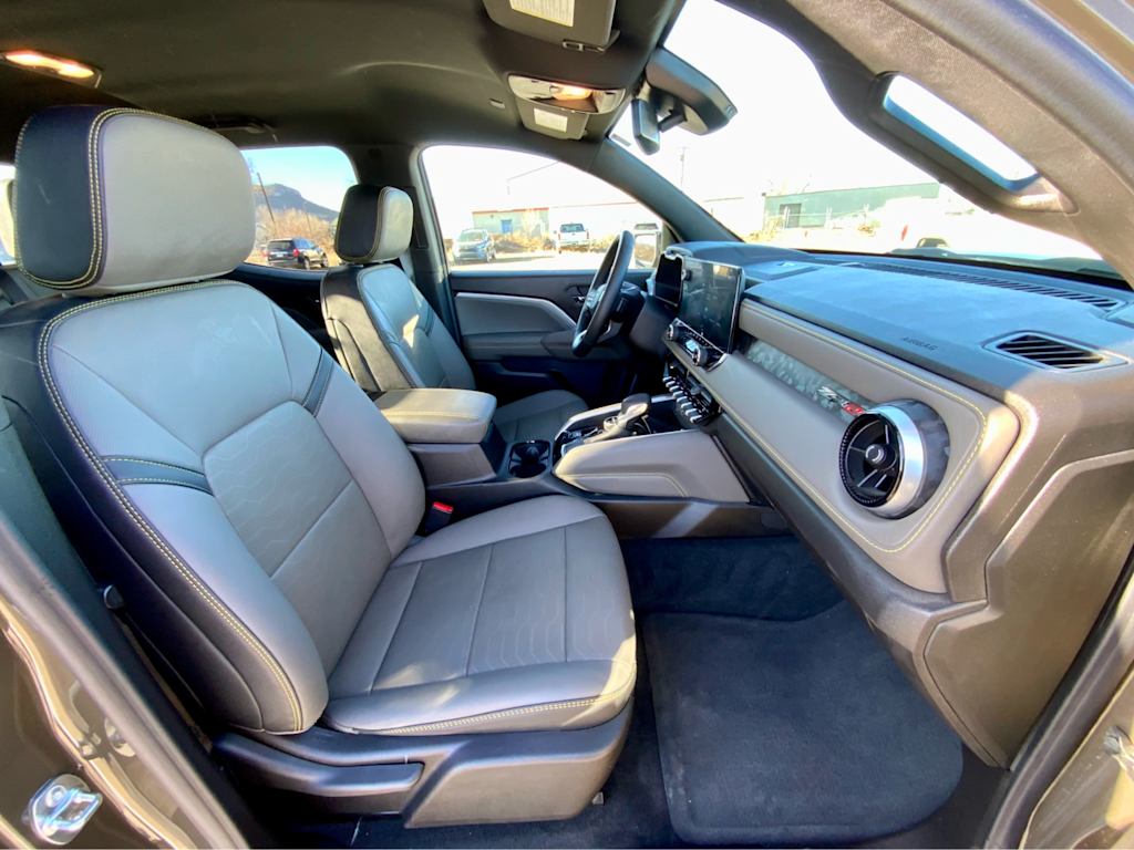 Thumbnail: 2025 Chevrolet Colorado - 12