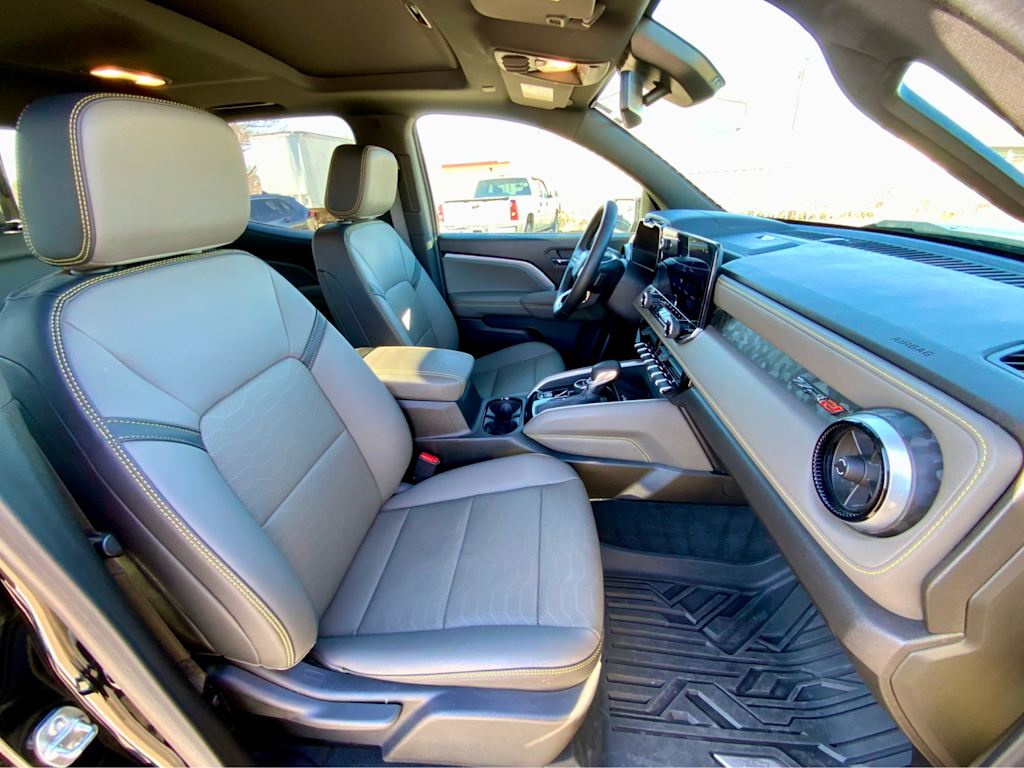 Thumbnail: 2025 Chevrolet Colorado - 11