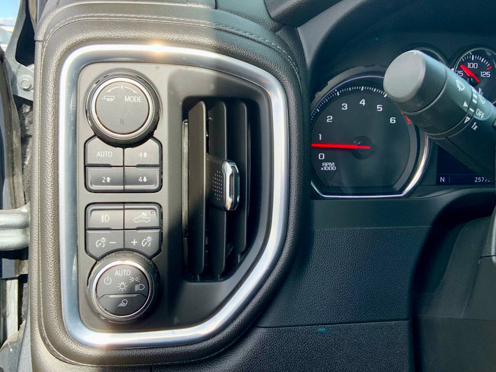 Thumbnail: 2022 Chevrolet Silverado 1500 - 47