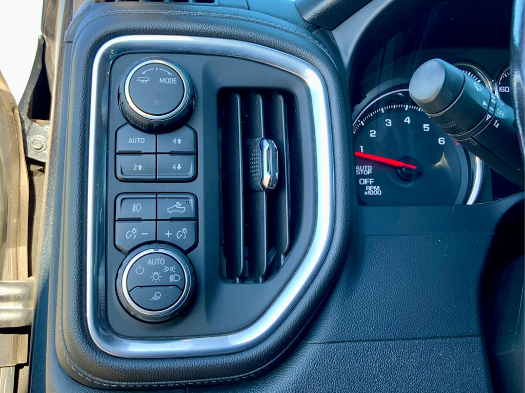Thumbnail: 2020 Chevrolet Silverado 1500 - 34