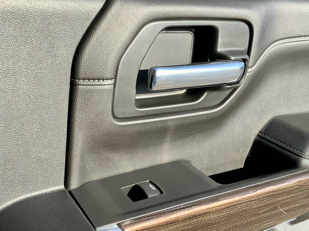 Thumbnail: 2020 Chevrolet Silverado 1500 - 38