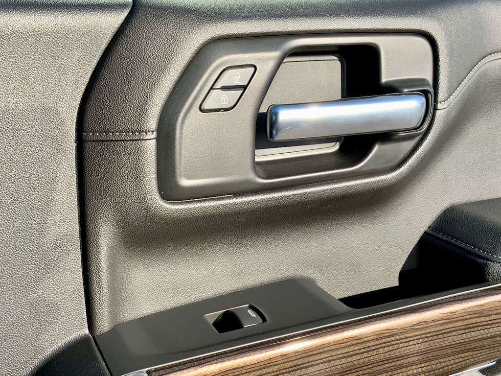 Thumbnail: 2020 Chevrolet Silverado 1500 - 36