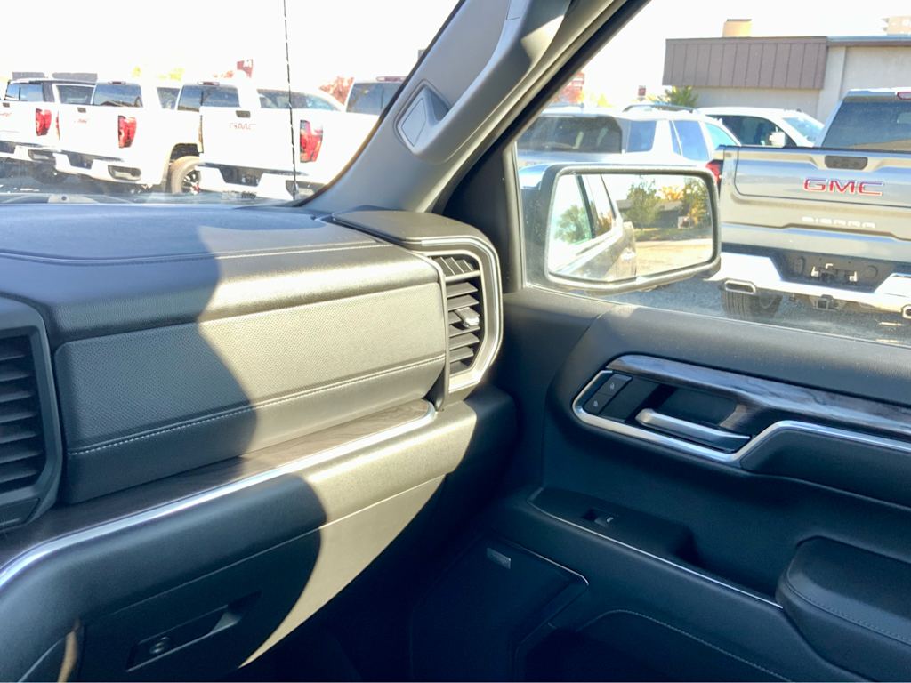 Thumbnail: 2023 Chevrolet Silverado 1500 - 40