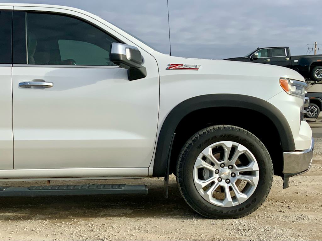 Thumbnail: 2022 Chevrolet Silverado 1500 - 8