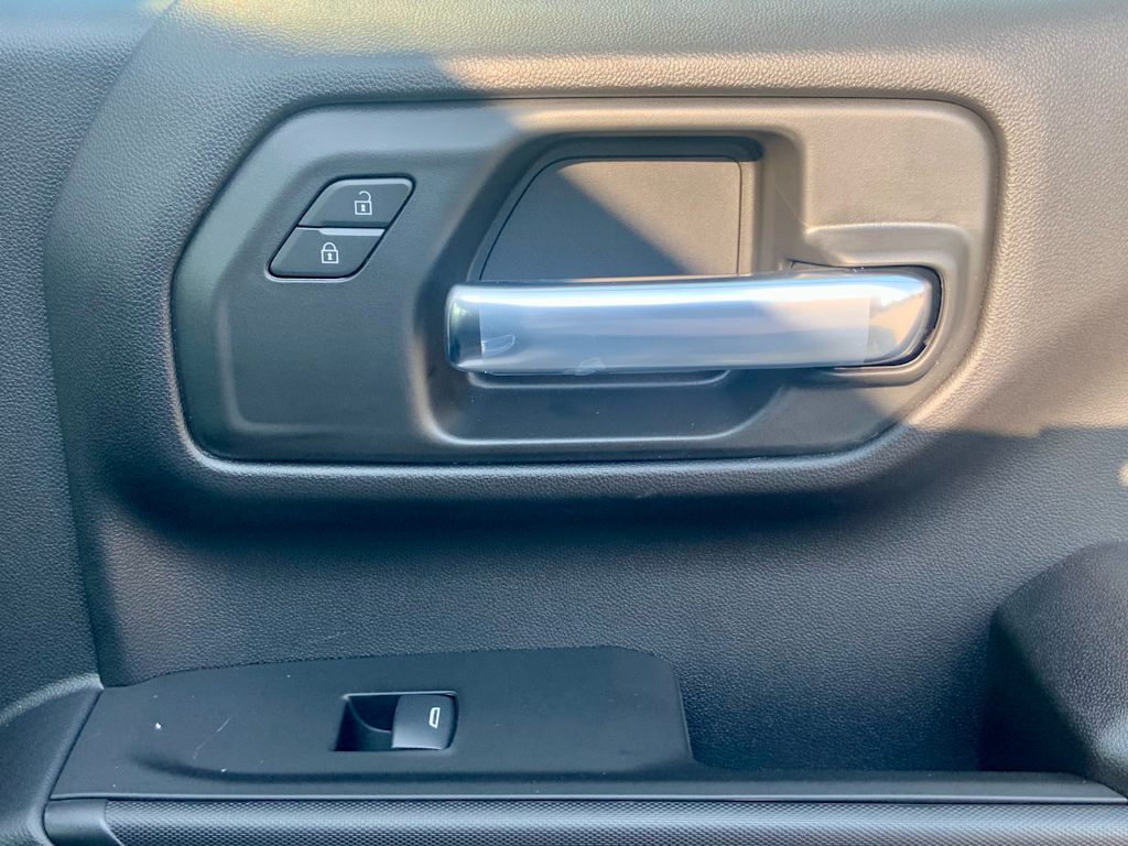 Thumbnail: 2026 Chevrolet Silverado 1500 - 52