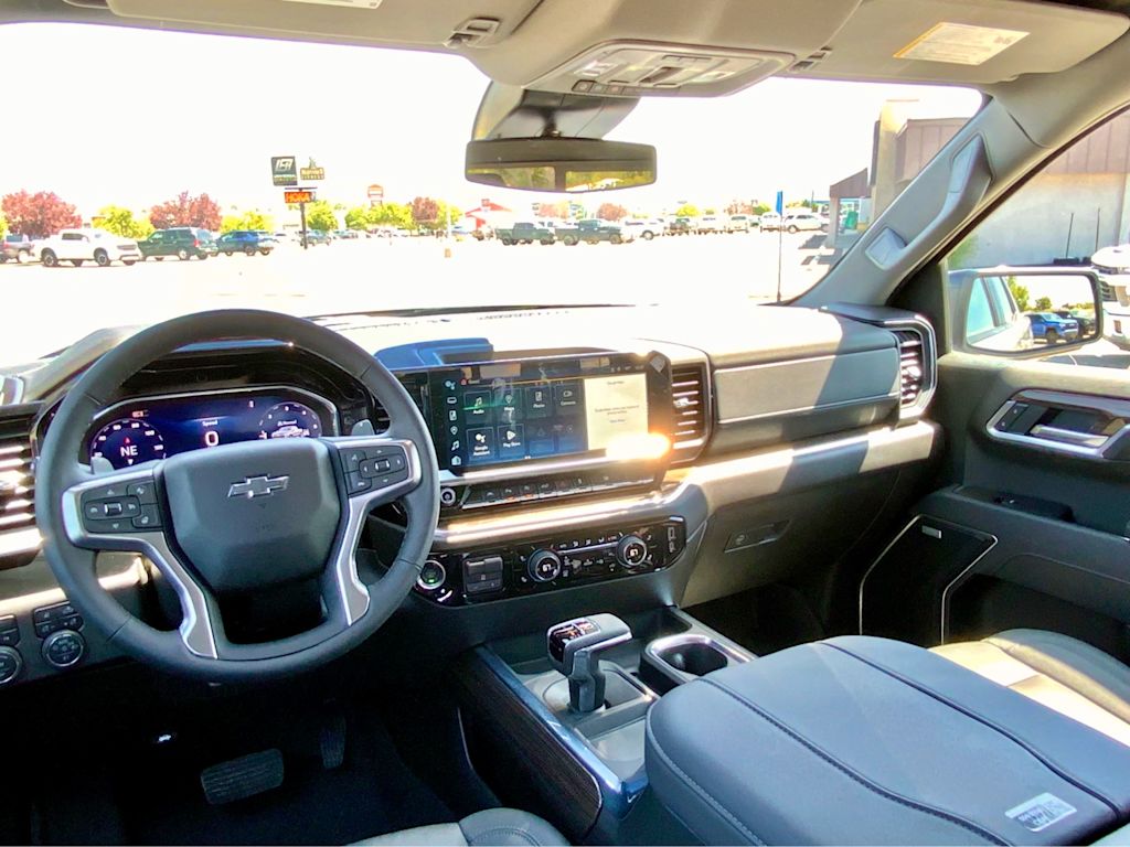 Thumbnail: 2025 Chevrolet Silverado 1500 - 15
