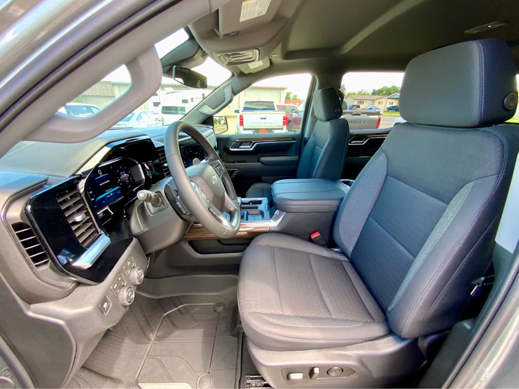 Thumbnail: 2026 Chevrolet Silverado 1500 - 10