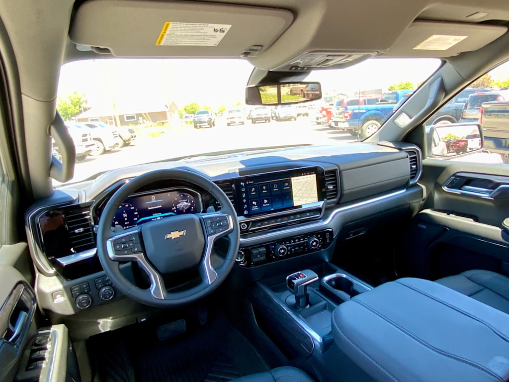 Thumbnail: 2026 Chevrolet Silverado 1500 - 9