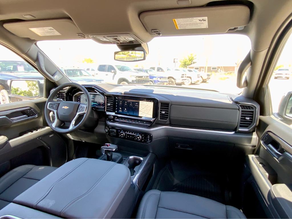 Thumbnail: 2026 Chevrolet Silverado 1500 - 14