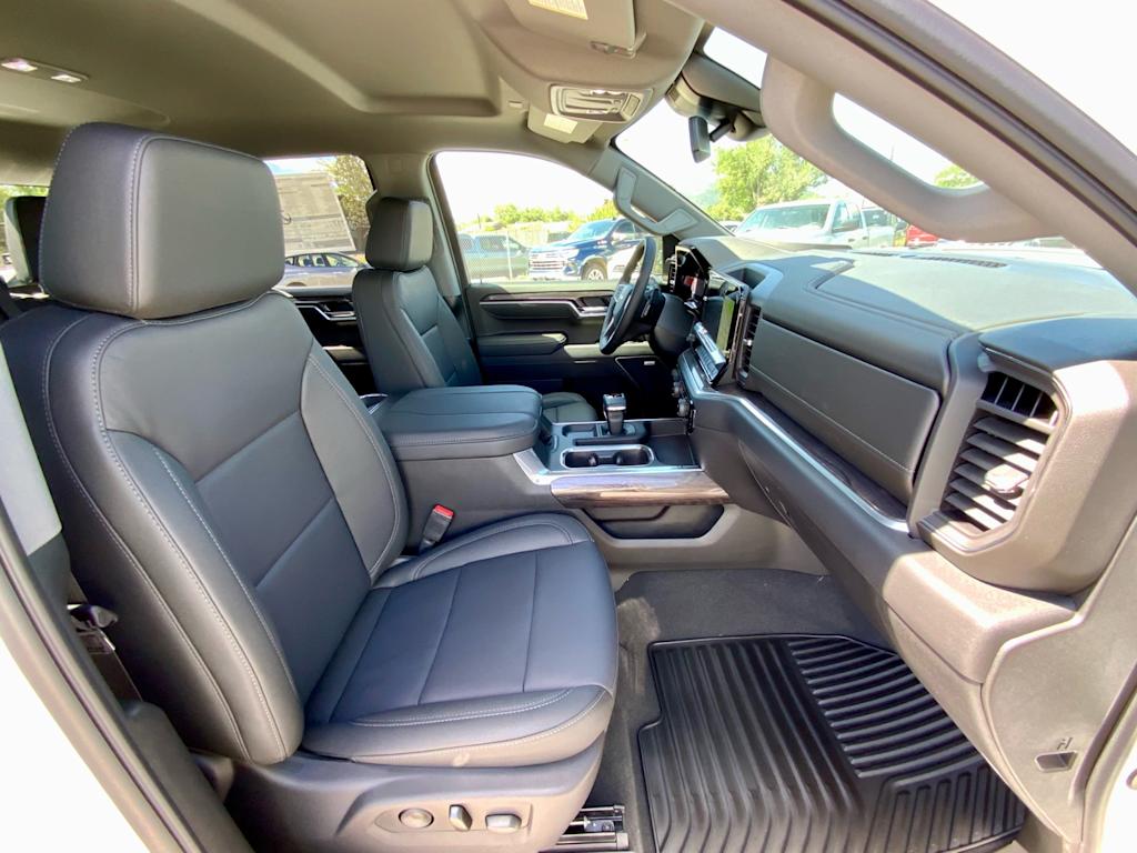 Thumbnail: 2026 Chevrolet Silverado 1500 - 11