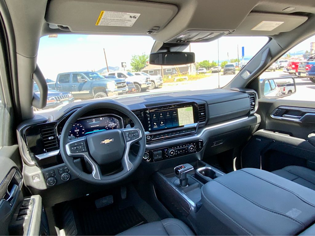 Thumbnail: 2026 Chevrolet Silverado 1500 - 9
